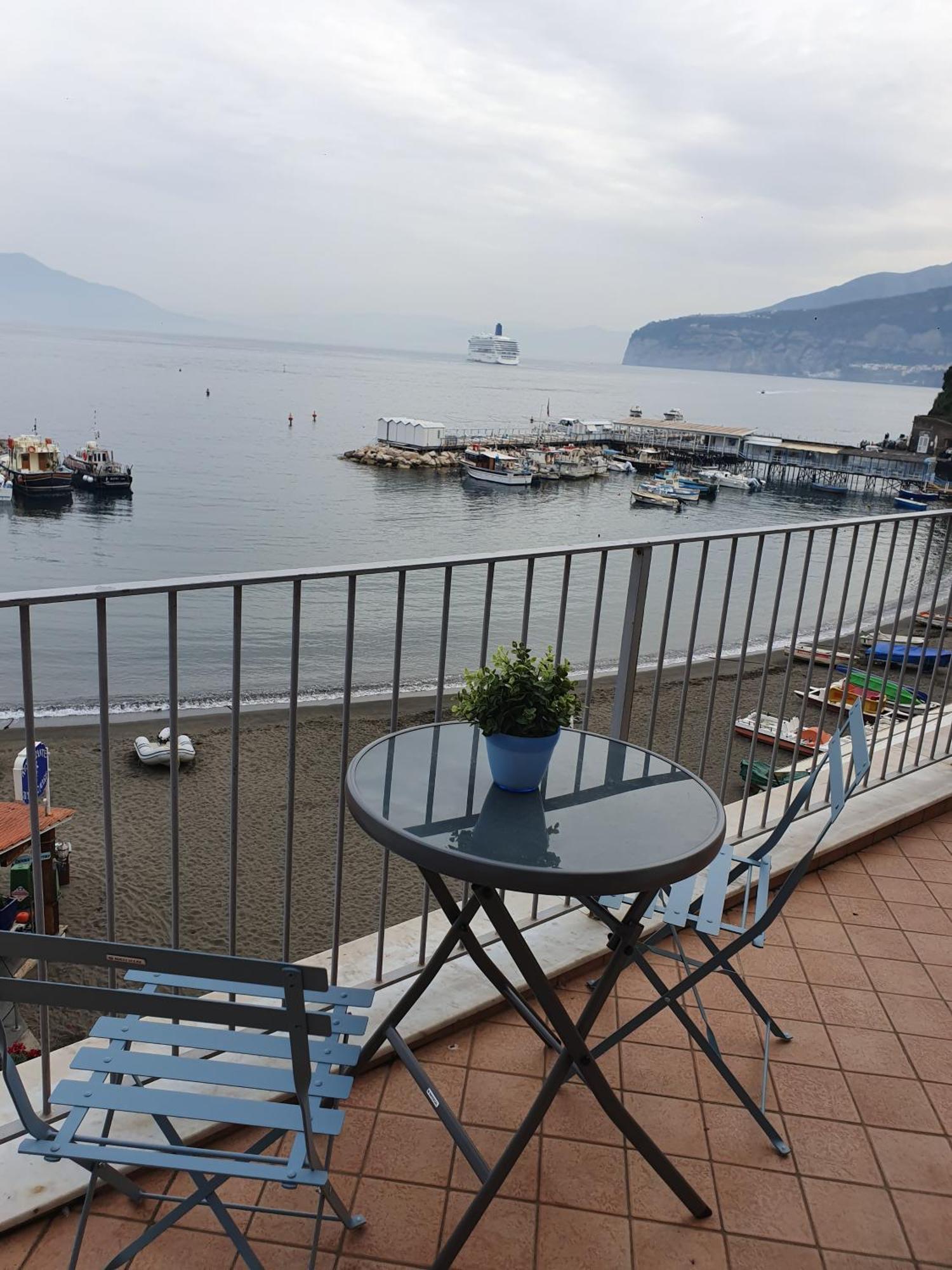 Appartement Sea View Casa Anna Sorrente Extérieur photo